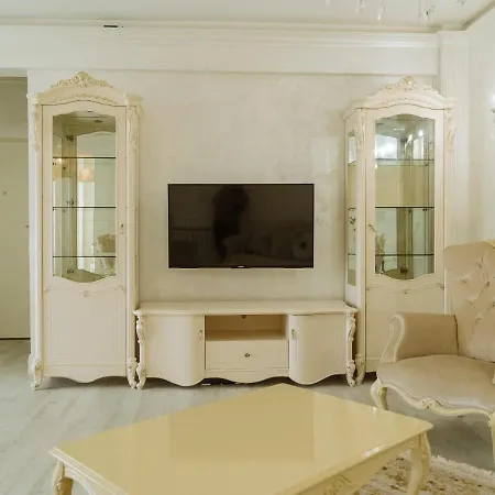 Apartment Victorian Era Glamorous - Center