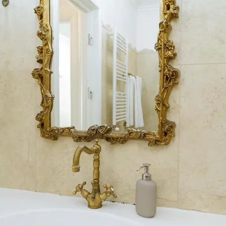 Victorian Era Glamorous - Center *