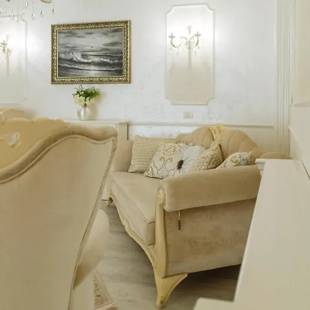 Apartment Victorian Era Glamorous - Center *