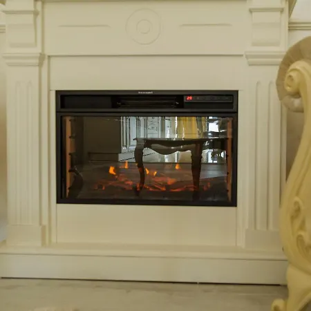 Victorian Era Glamorous - Center